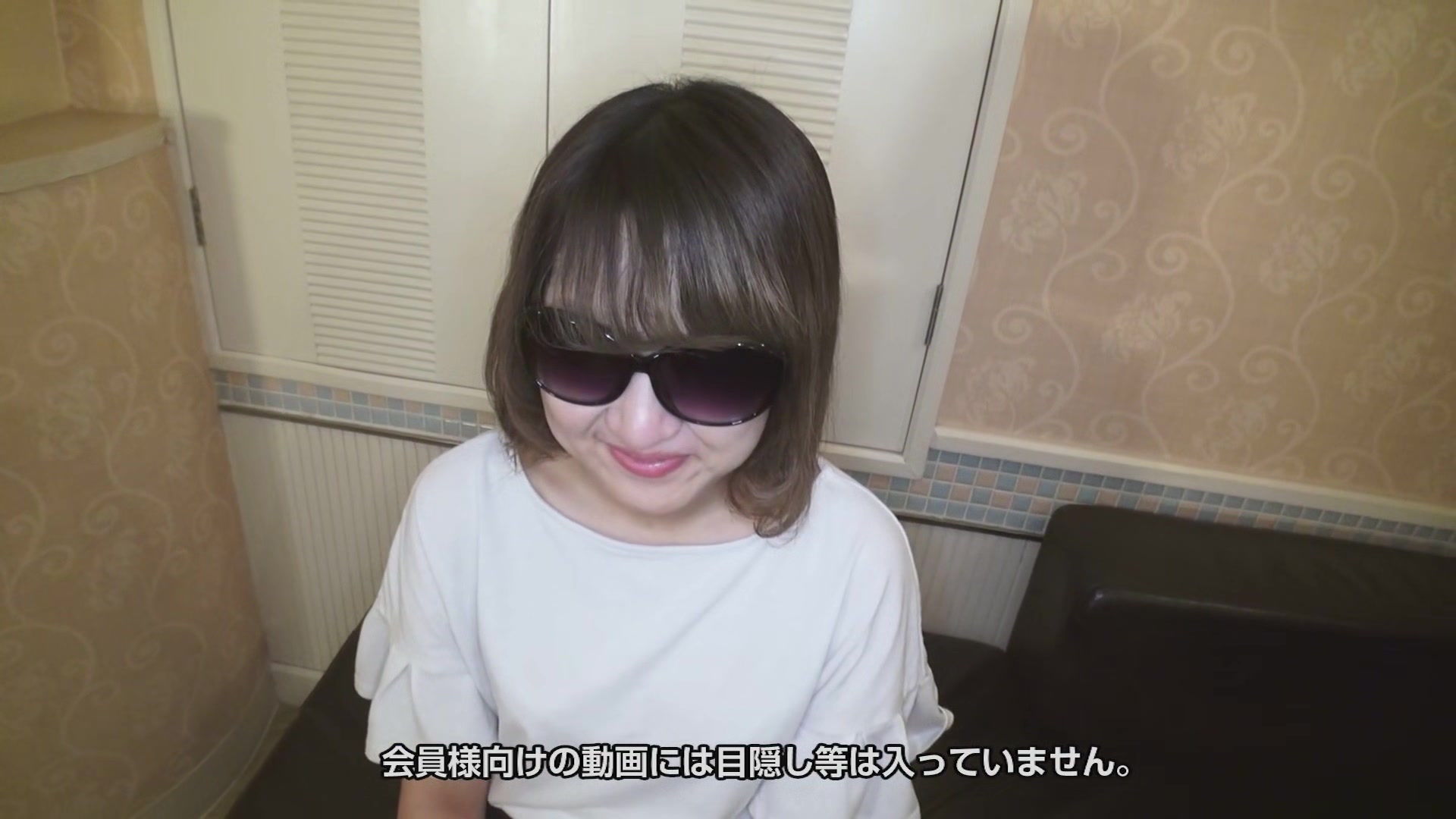 Tomoko Ogasawara Under The Big Sunglasses - 10musume