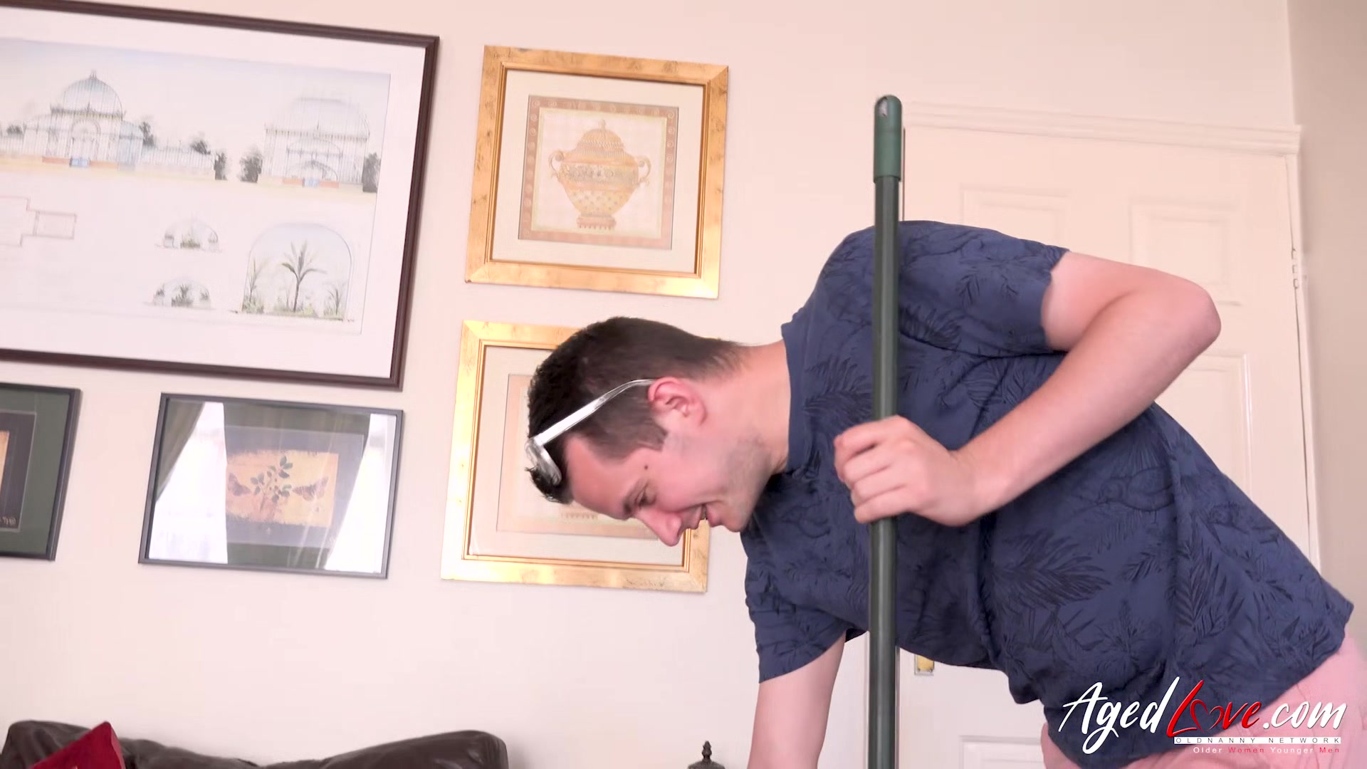 AGEDLOVE Catherine pays the gardeners with her body
