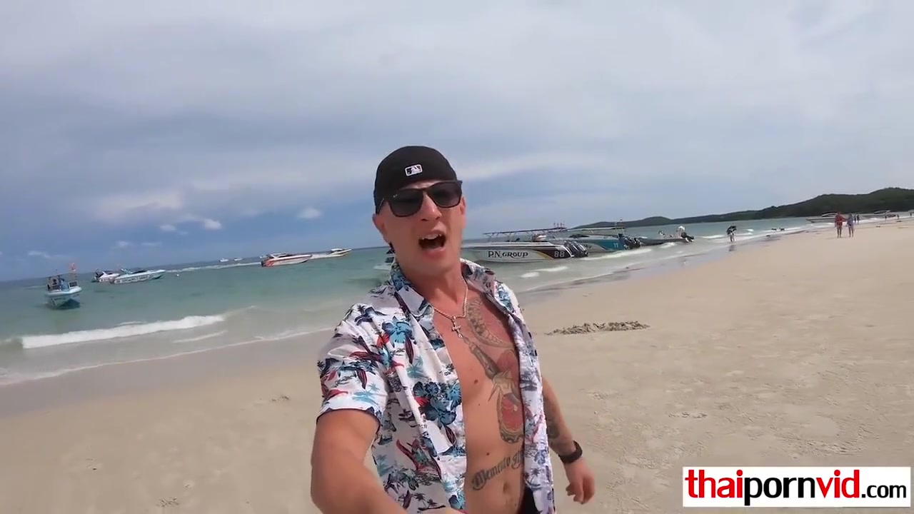 Thai Girlfriend Strips Naked And Blows Her Boyfriends C