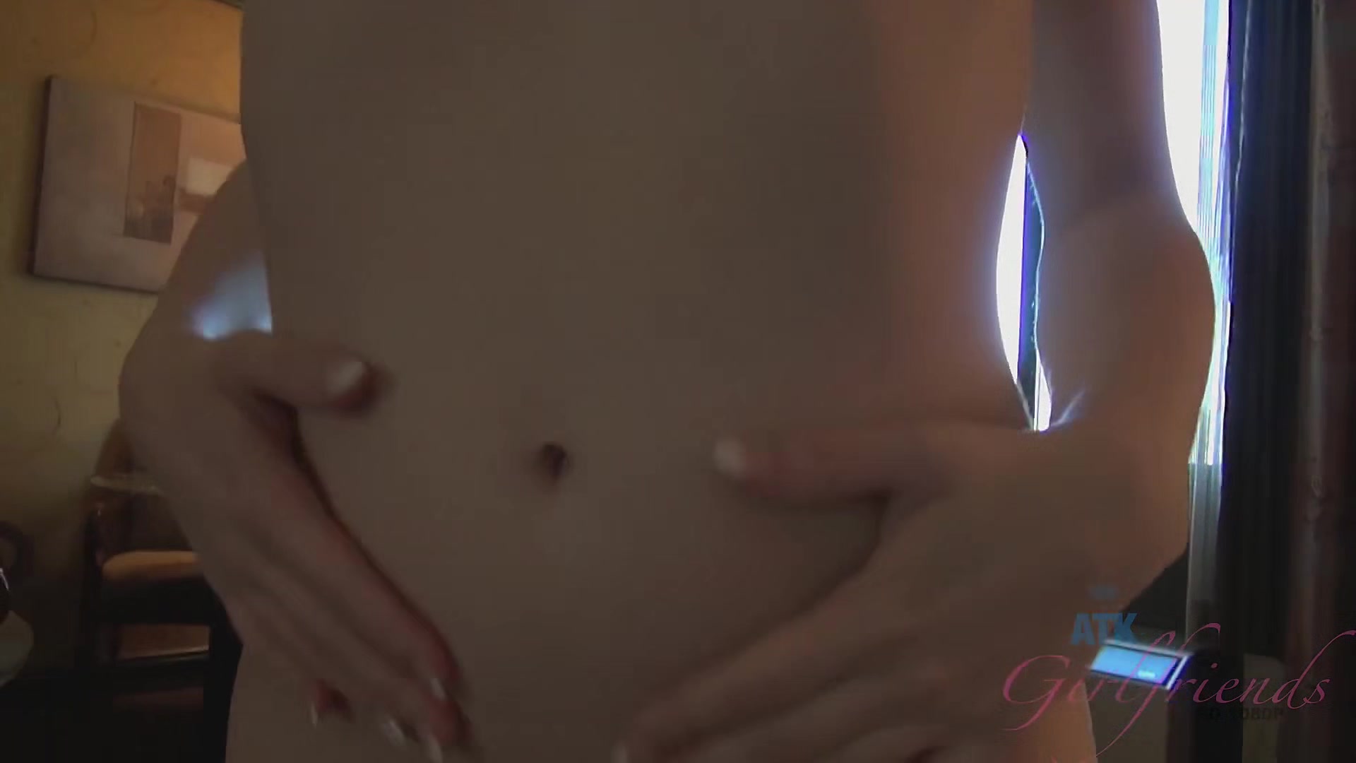 You Surprise Eva With A Box Of Chocolates, She Is Thrilled And Starts Going Down On Your Cock