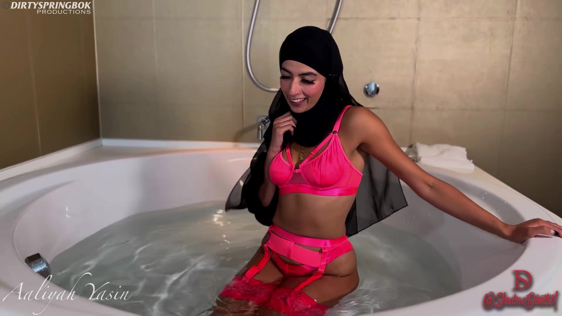 Aaliyah Gags On Shadow’s Dick In Steamy Amsterdam Fuckfest!