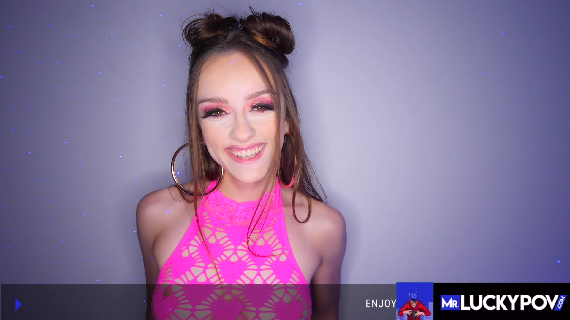 Flexible Fuckdoll Gets Facial
