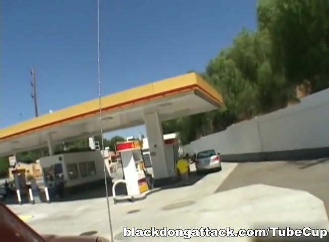 Shorty Mac is picking up a hot chick