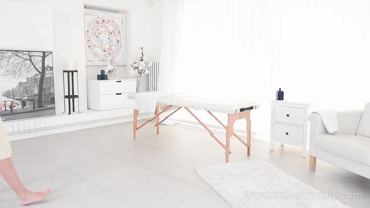 Talented masseur gives blonde a full body massage and more