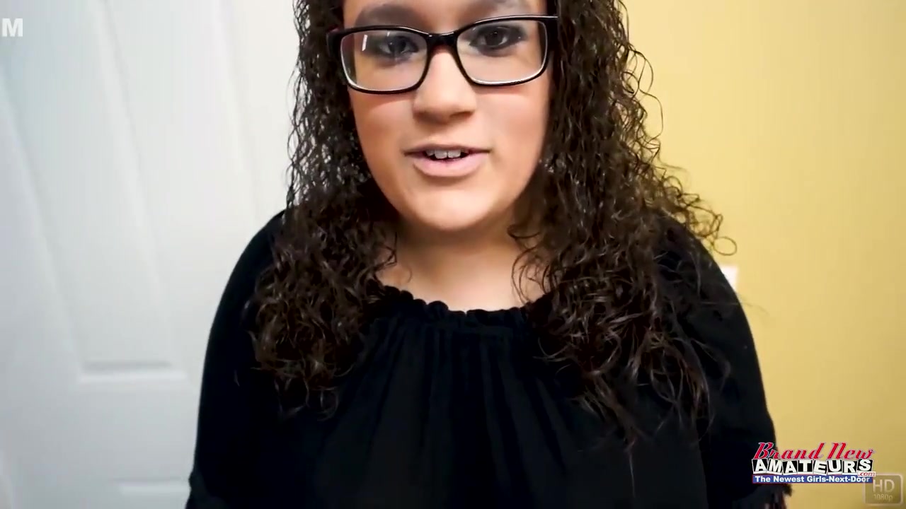 Kinky Nerdy Brunette Harper B Gives A Bj And Gets Jizzed!