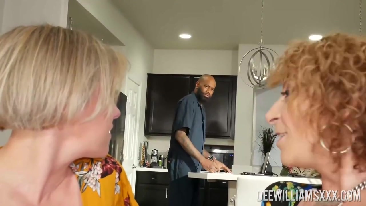 Dee Williams, Alexa Jaymes And Sara Jay - Busty Milf And Gets Interracial 3some