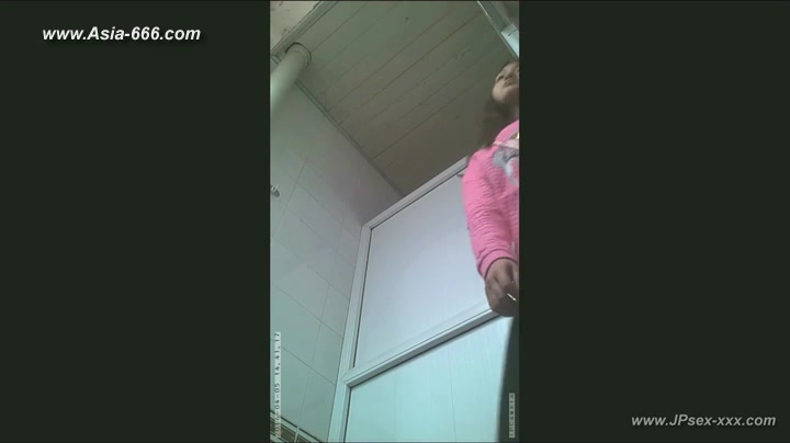 chinese girls go to toilet.33