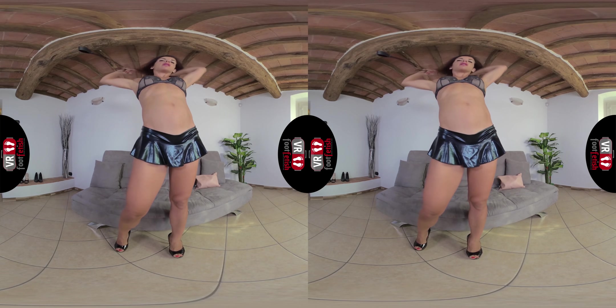 Sexy Mistress Bianca Blance Tempts You With Her Harm - VRFootFetish