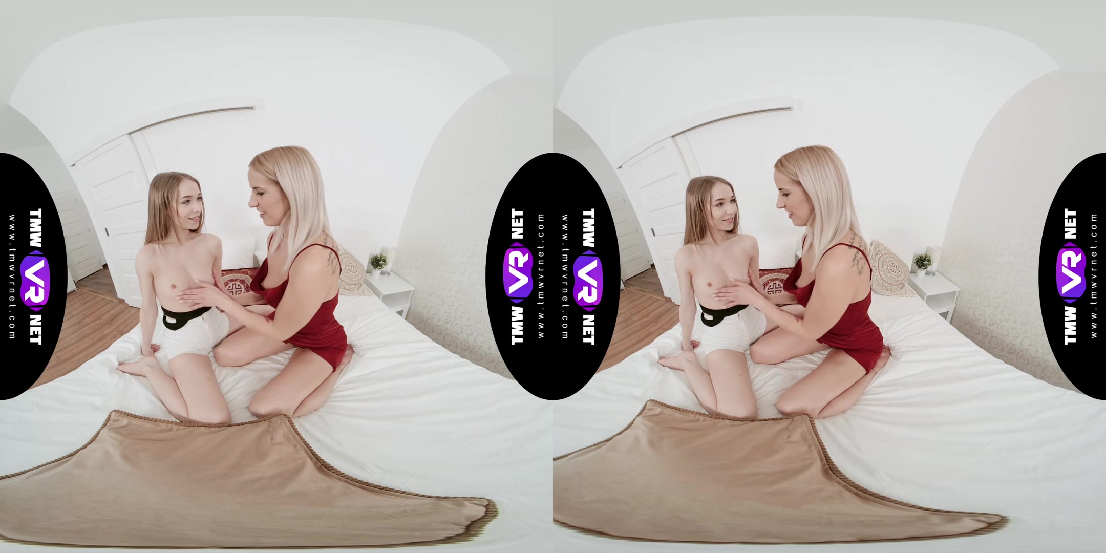 Curious cuties orgasm together
