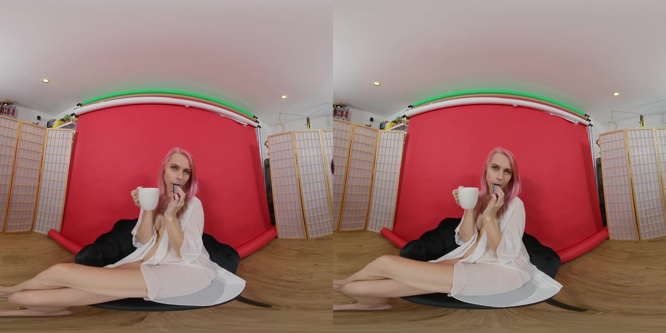 Chloe Toy - Vaping - VRSmokers