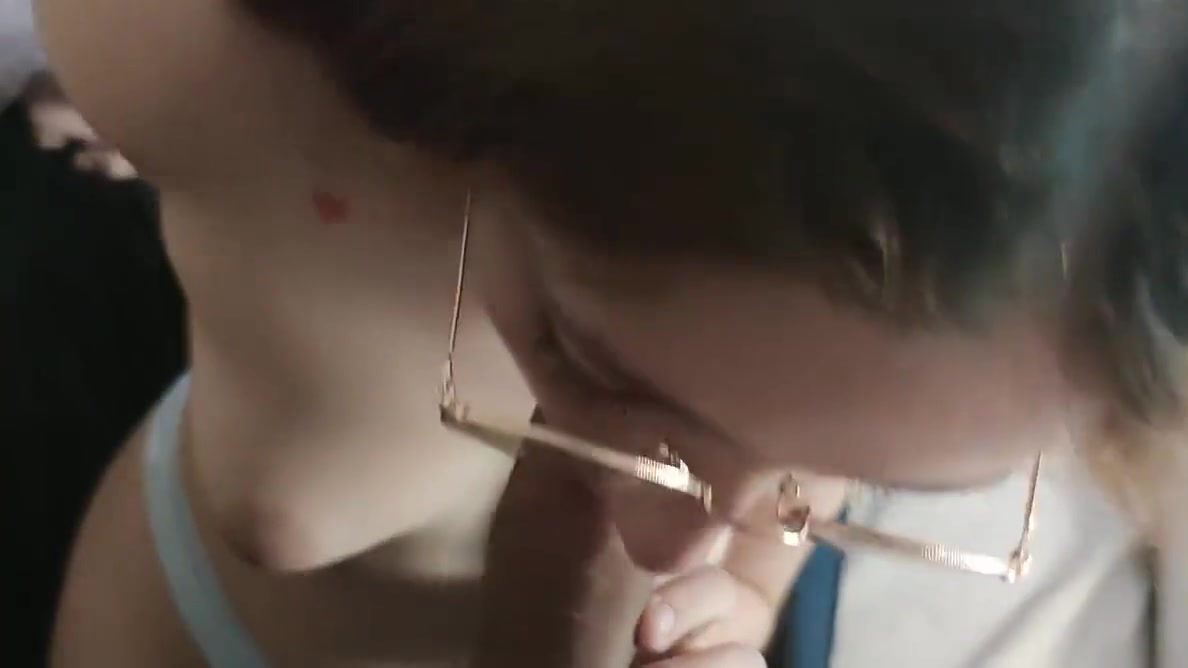 Shy Girlfriend Do A Blowjob Ends With Of Cum On Her Tits