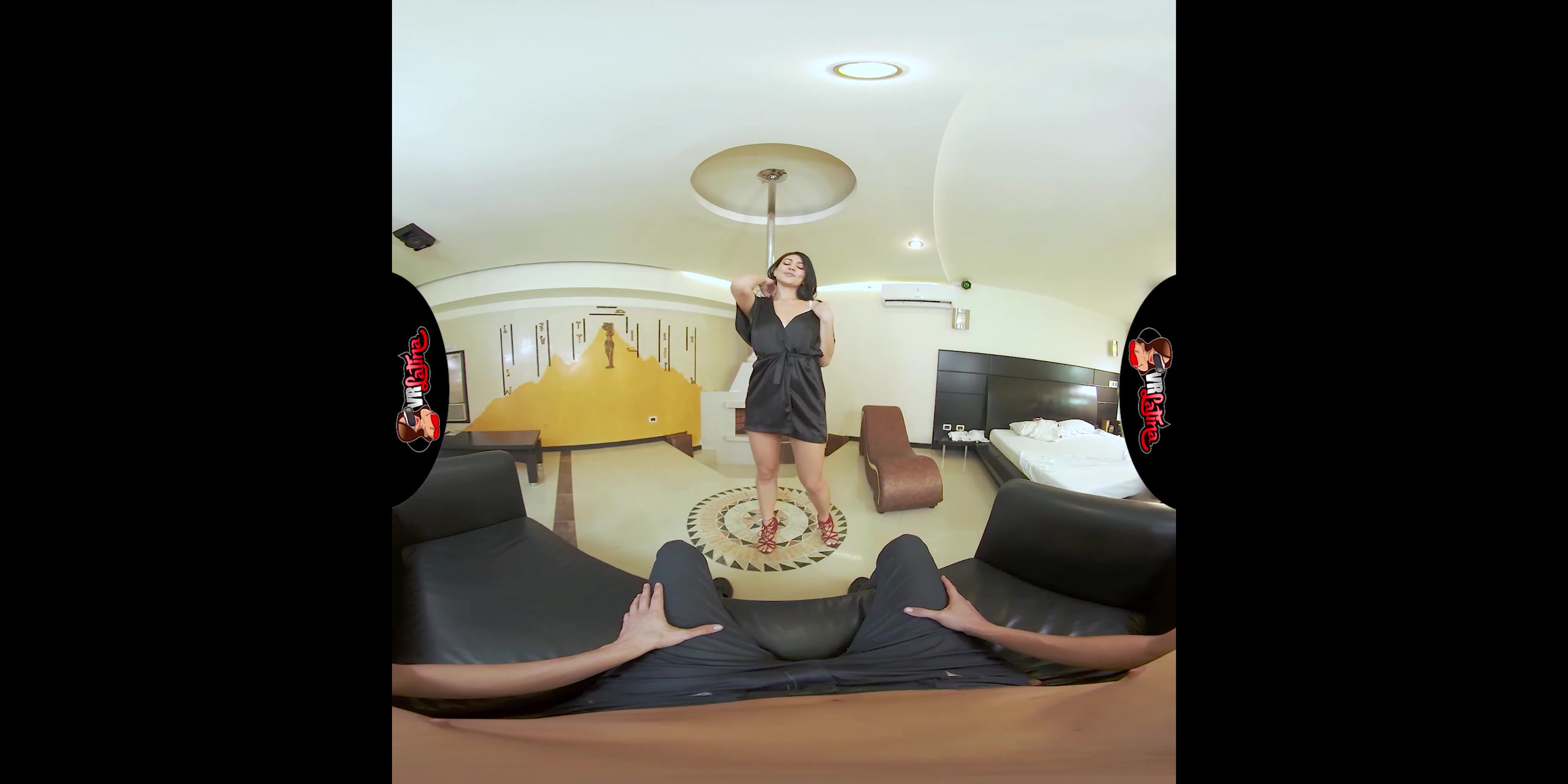 Isis Sol in Pole Dancing Me - VRLatina