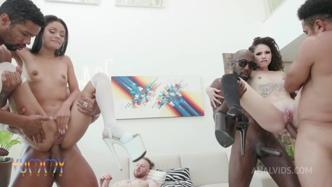 5 on 2 hardcore orgy with cute Bruna Santos and Breiny Zoe fucked