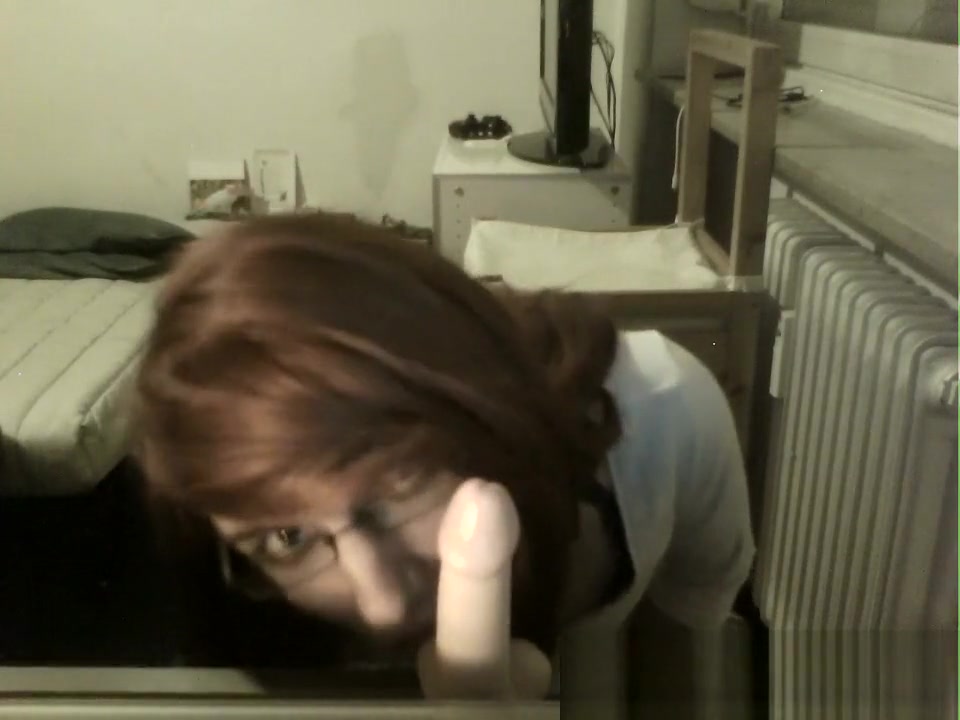 Redhead Cd sucking Dildo