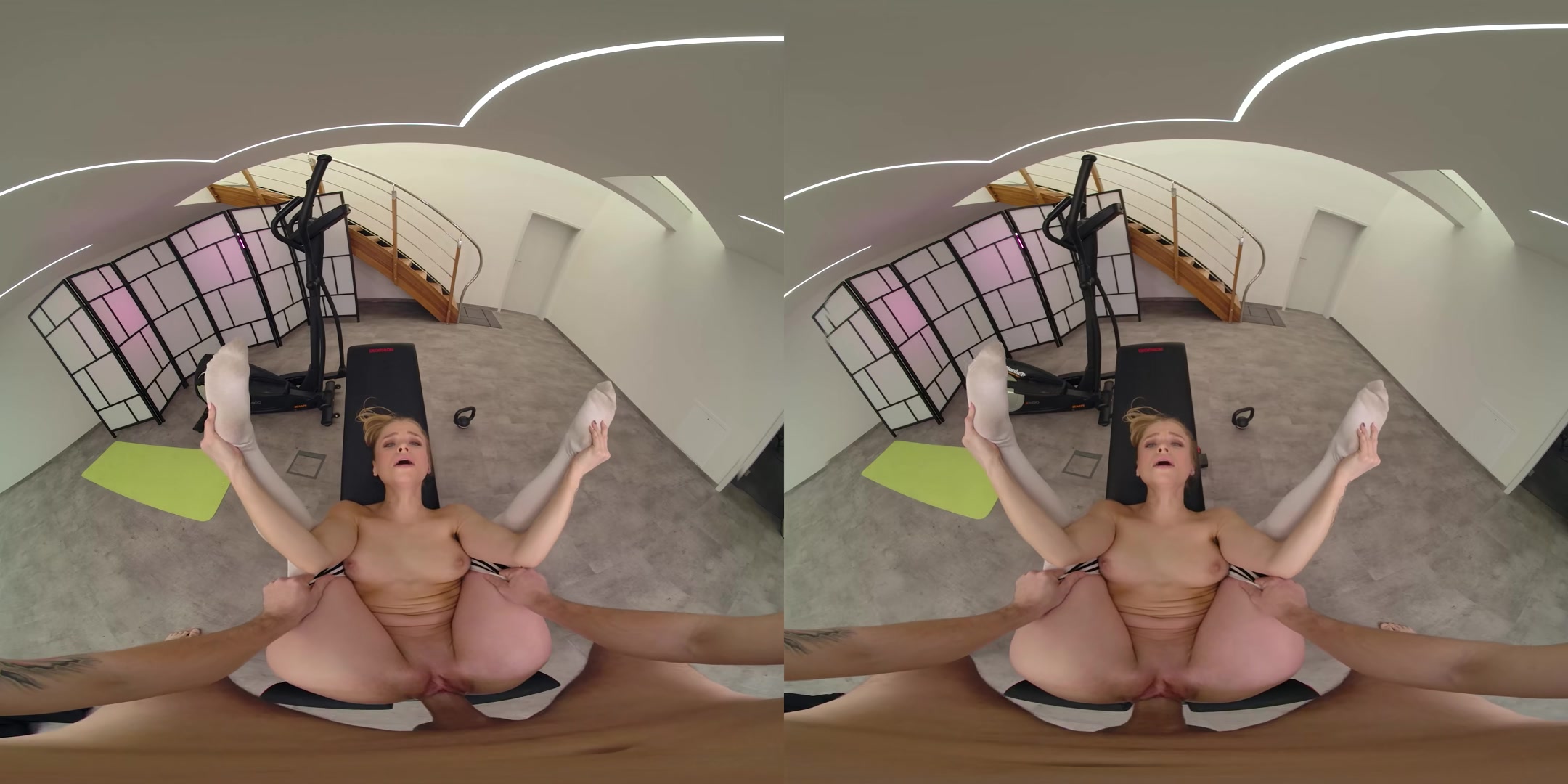 Flexible Anal in the Gym - RealJamVR