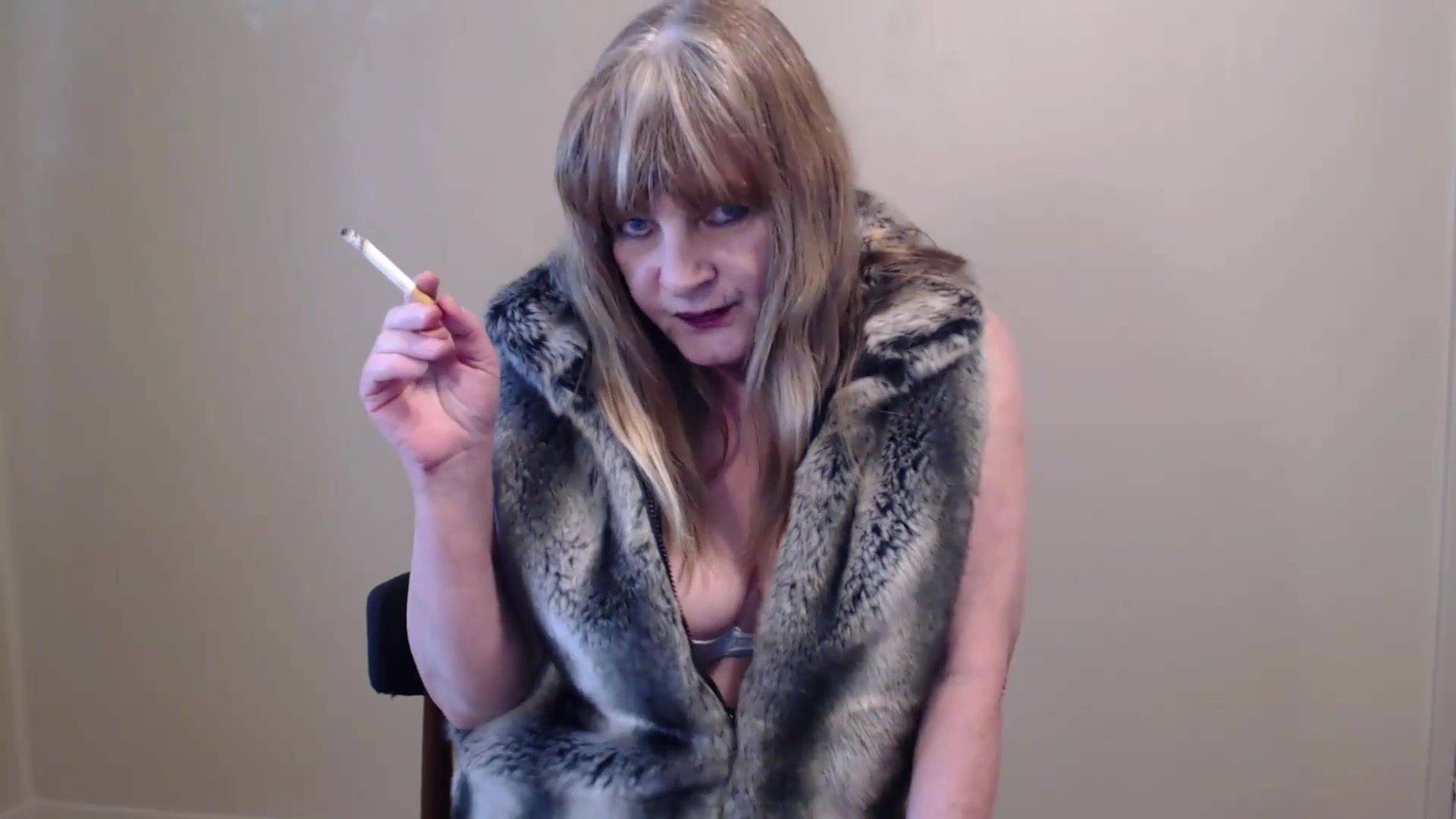 Smoking In A Fur Coat - TacAmateurs