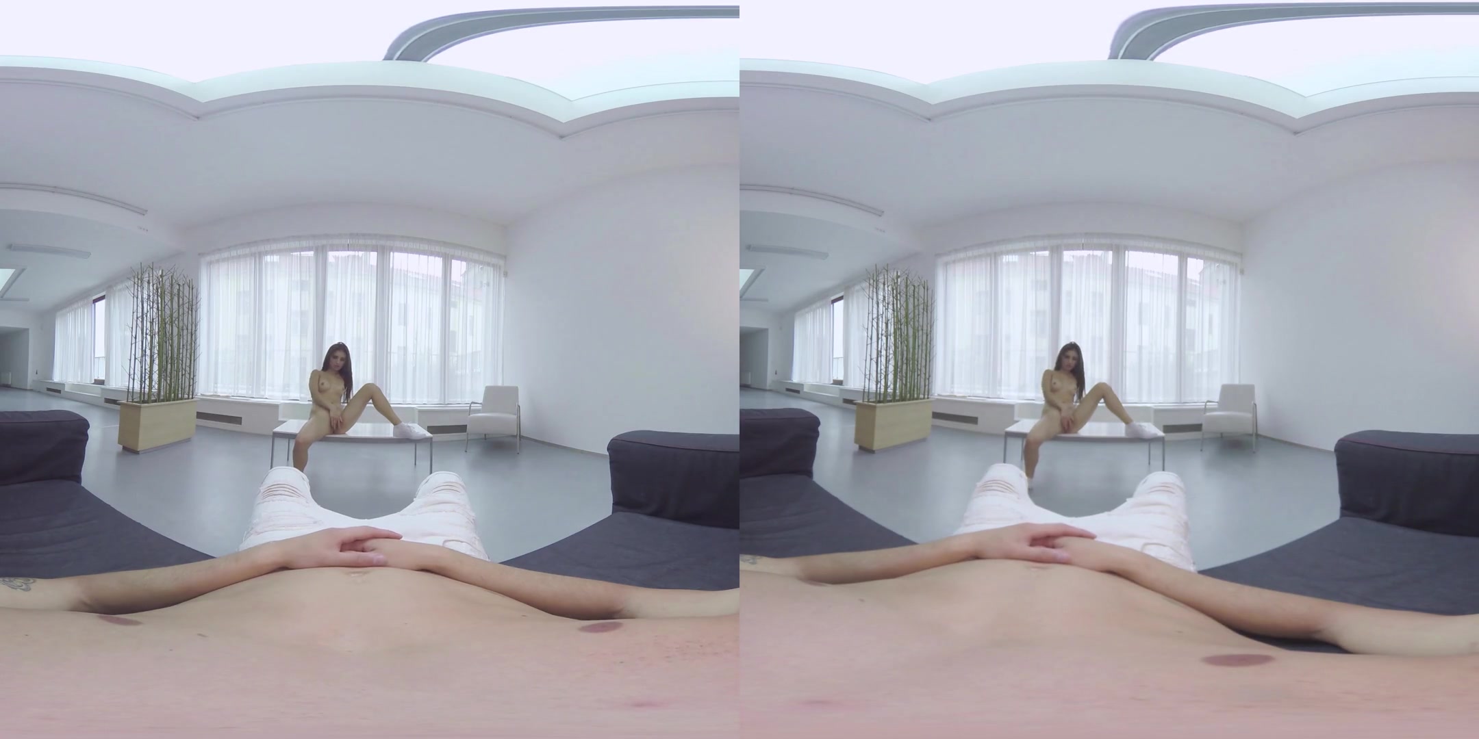 Lisa Davis in Lustful Hunter Returns - RealJamVR