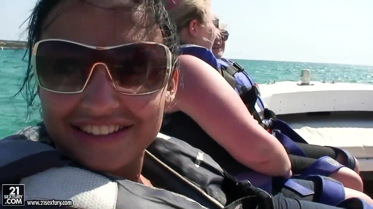 Aletta Ocean has fun on the beach