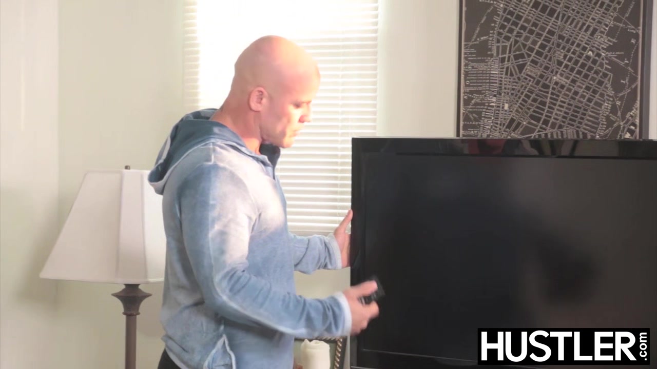 Young babe Kimber Woods fucked hard while waiting TV repair