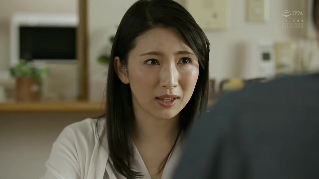 Surrounded By Her Boyfriend I Hikari 1of5