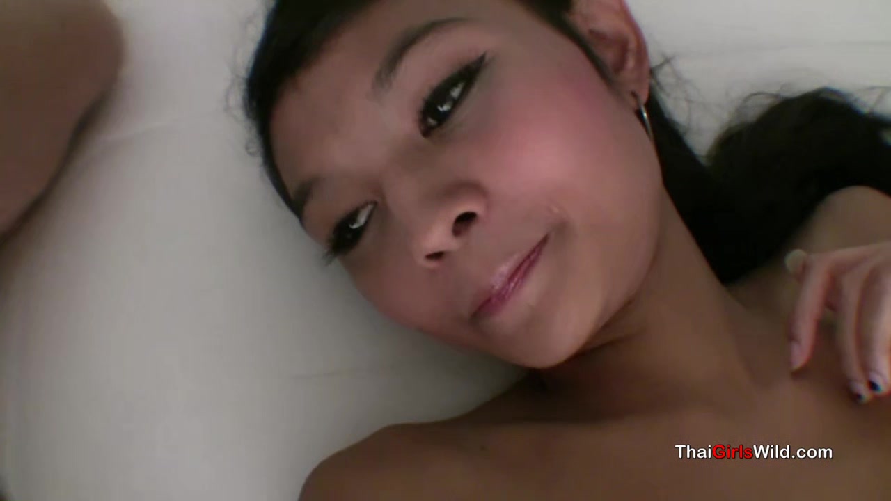 Skinny little Thai babe gets fucked and sucks cock