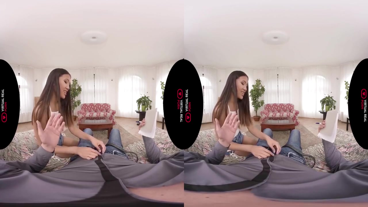 Fashion Blogger With Virtual Reality