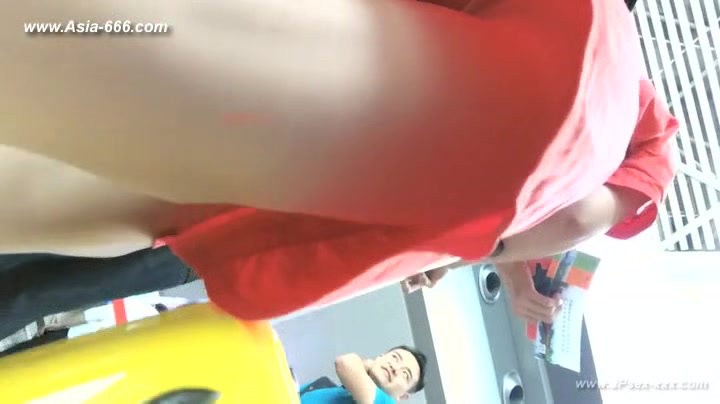 peeping chinese amateur upskirt.37
