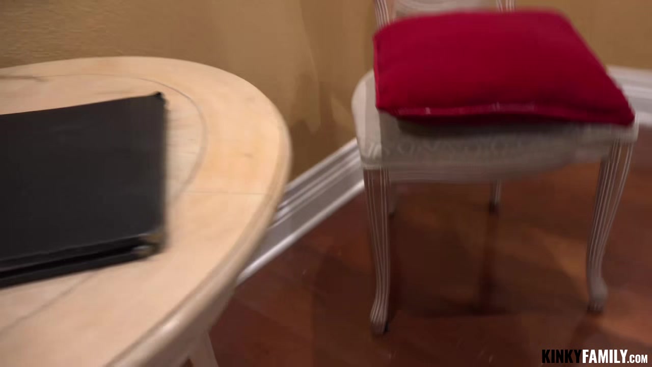 Kinky Family - Now I fuck my stepdaughter too