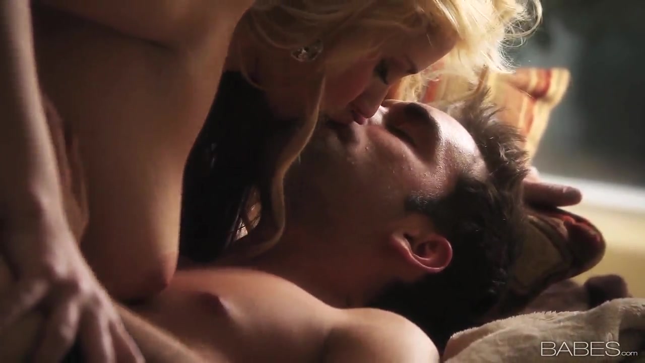 Full process of having fun of two lovers, Sarah Vandella and Logan Pierce