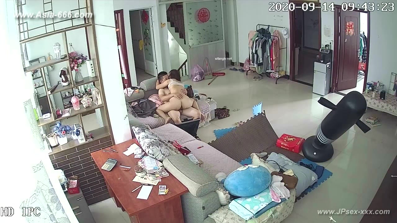 Hackers use the camera to remote monitoring of a lover's home life.***