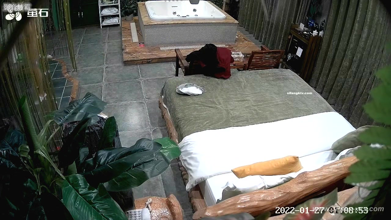 Hackers use the camera to remote monitoring of a lover's home life.556