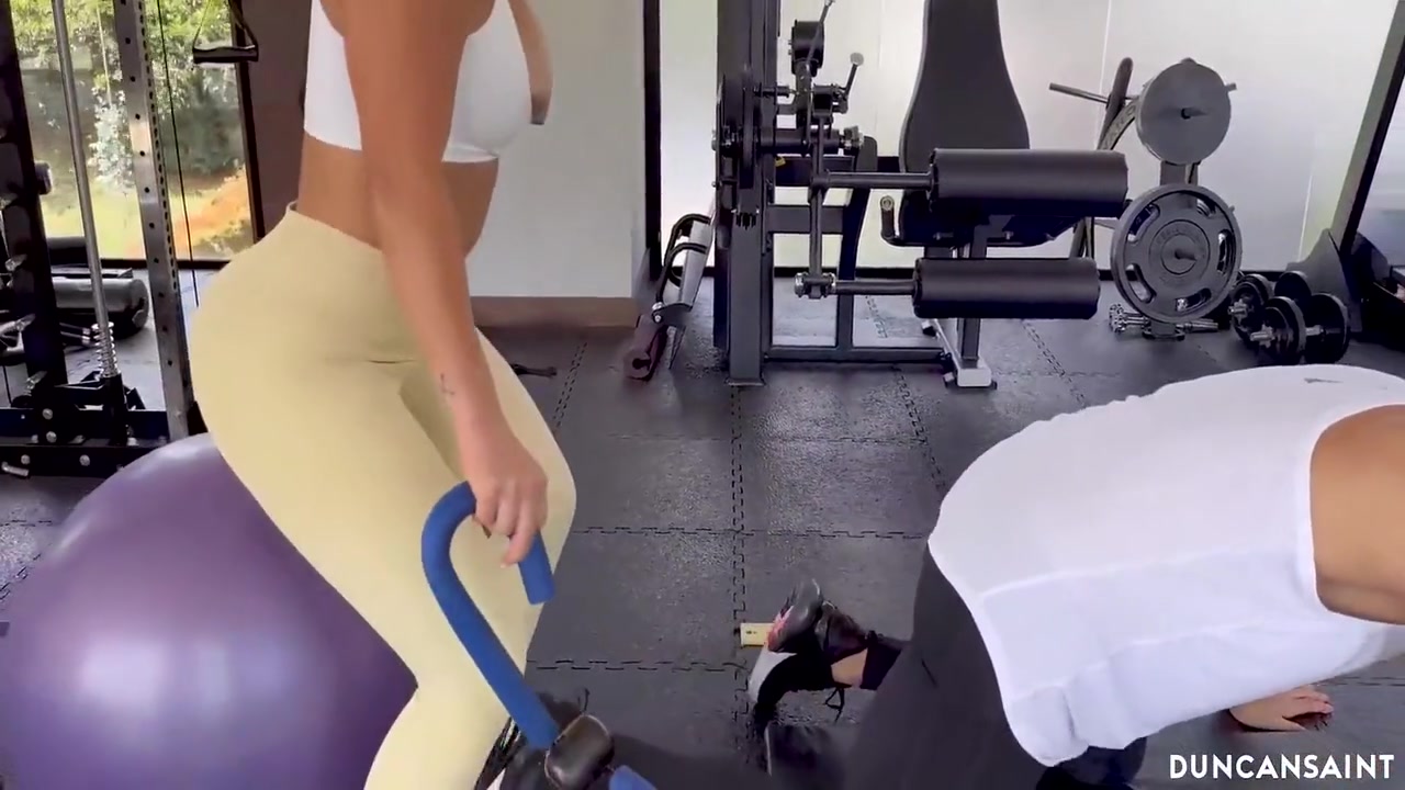 Perfect Sweaty Bodies At The Gym Got Their Juices Flowing 12 Min - Duncan Saint And Steffy Moreno