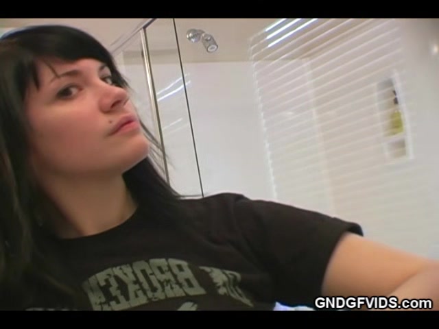 Andi doing her makeup - GNDGFVids