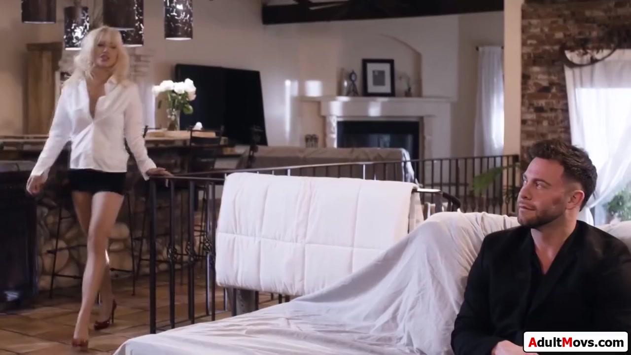 Big T And Ivy Wolfe In Busty Roleplays Sexy Realtor