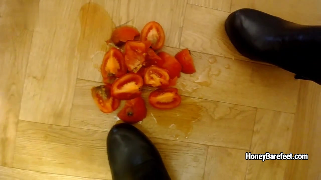 Miss Honey Barefeet - Filthy Bootbitch Loser