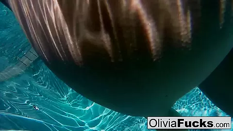 Olivia Austin in Horny Olivia Austin Plays With Her Pussy Underwater - OliviaAustin