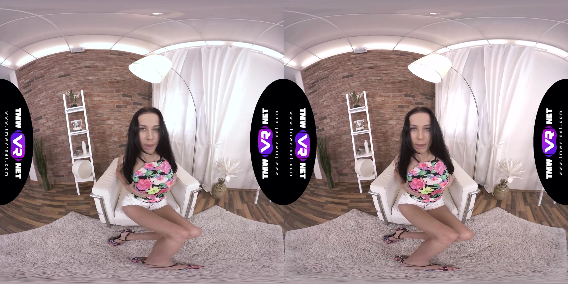 Nicole Love in Cutie Checks Her Pussy - TmwVRNet