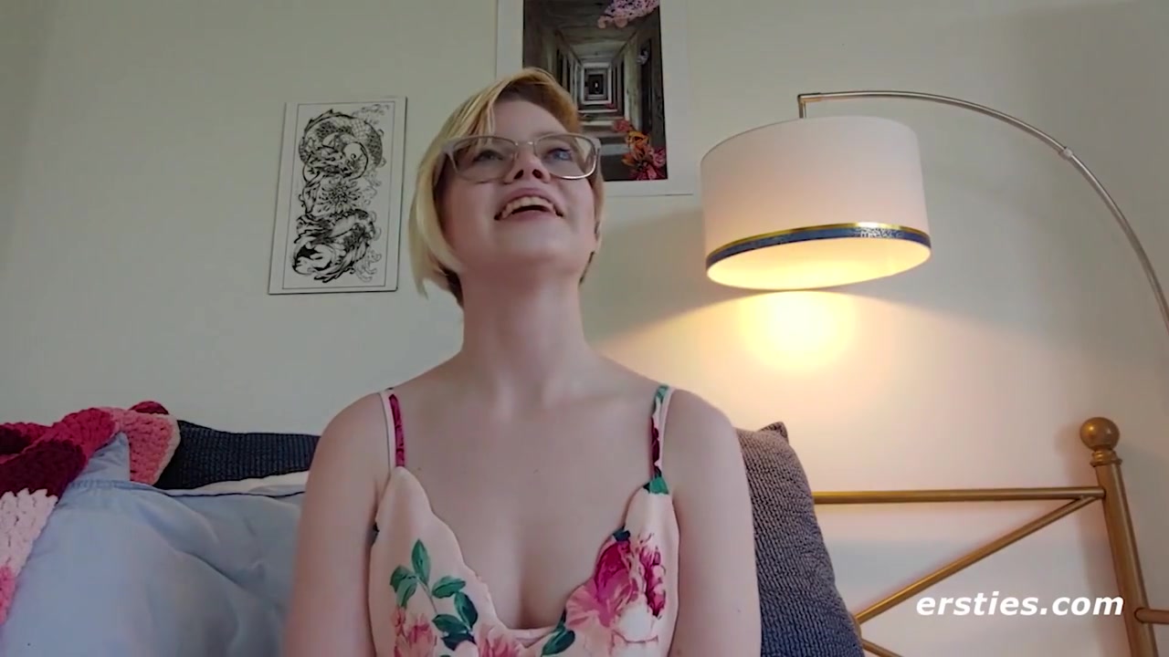 American Pearl Gets Horny When She Plays With Her Nipples