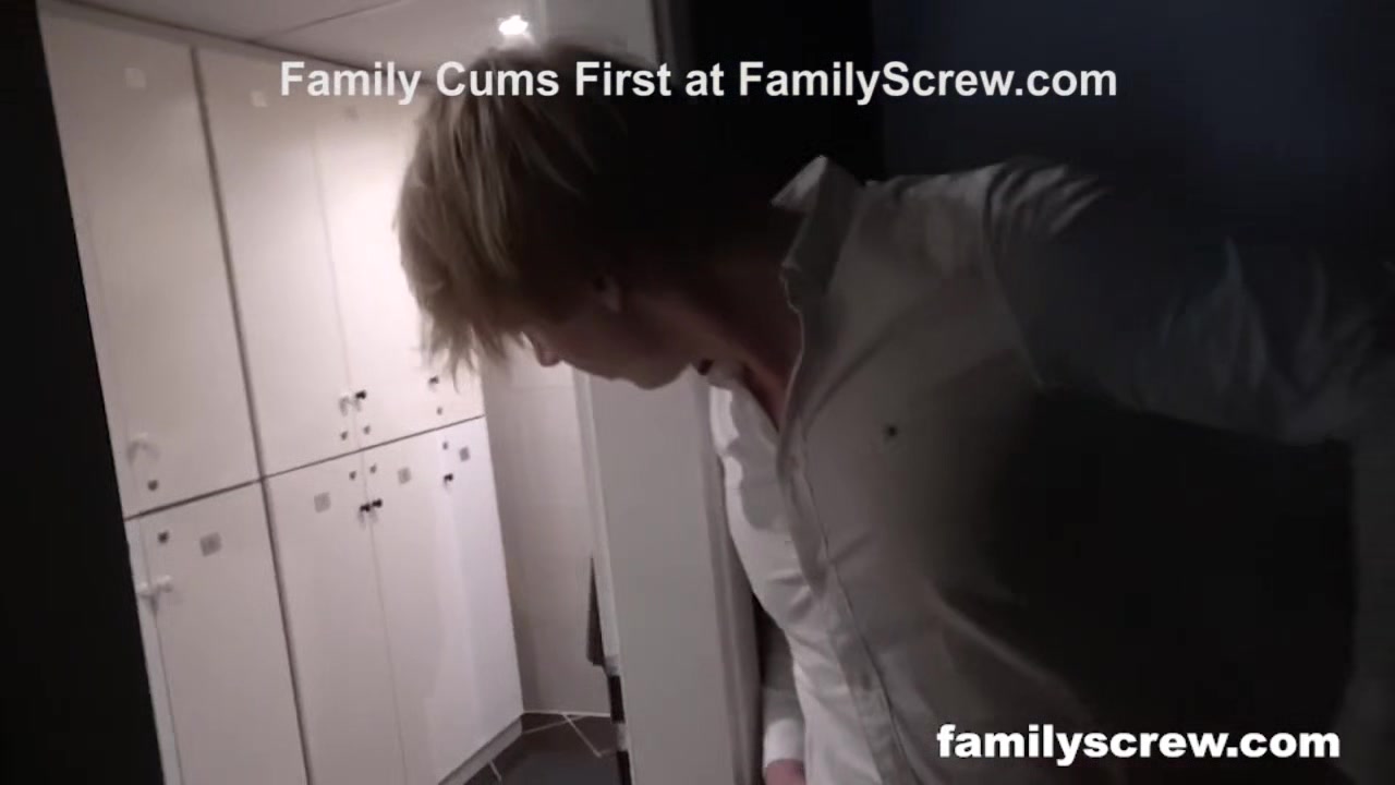 Cumming together as a Family - Familyscrew