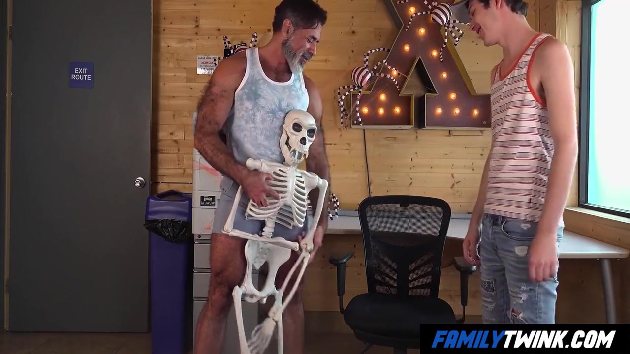 Familytwink - Stepdad And Stepson Get Caught Up In Temptation At The Office 8 Min With Lawson James, Teddy Bear And Dakota Lovell