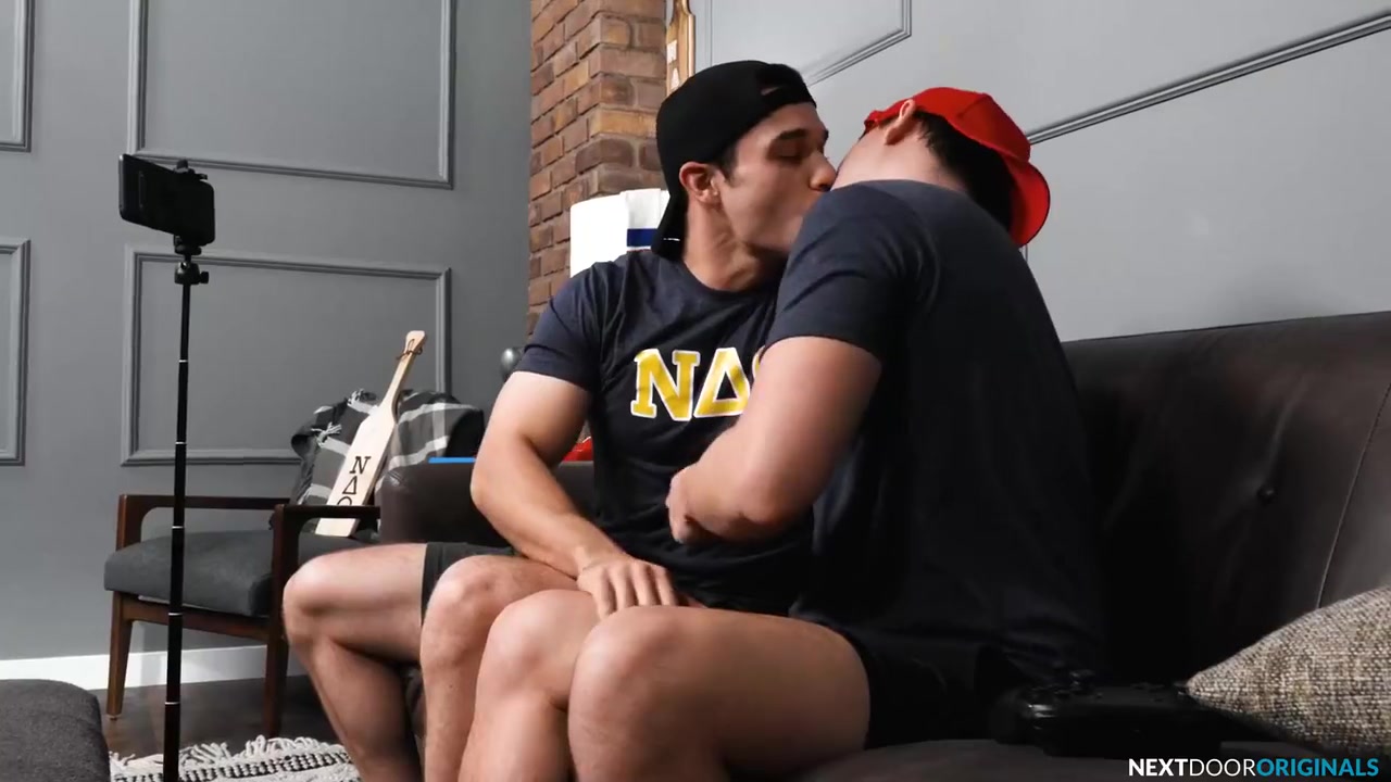 Muscle Men Share An Explosive Boner