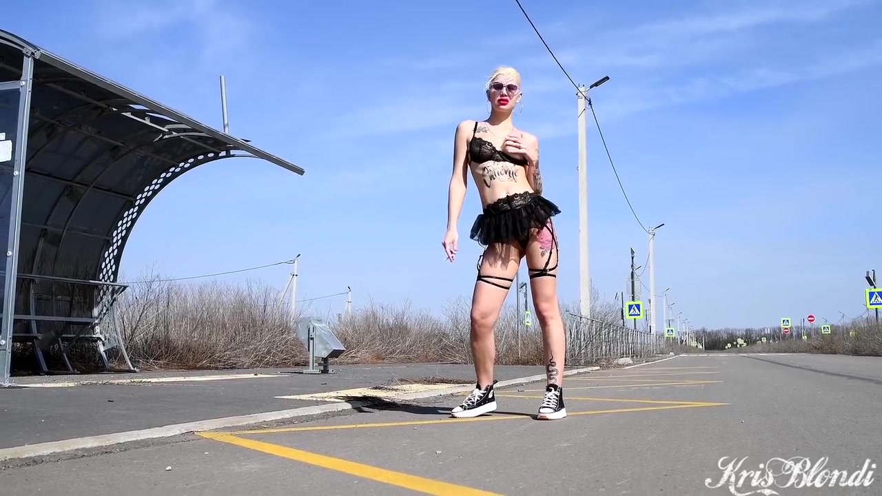 Very Beautiful In And Sexy Girl In Lingerie On The Streets Of The City Sex And Cum In Mouth