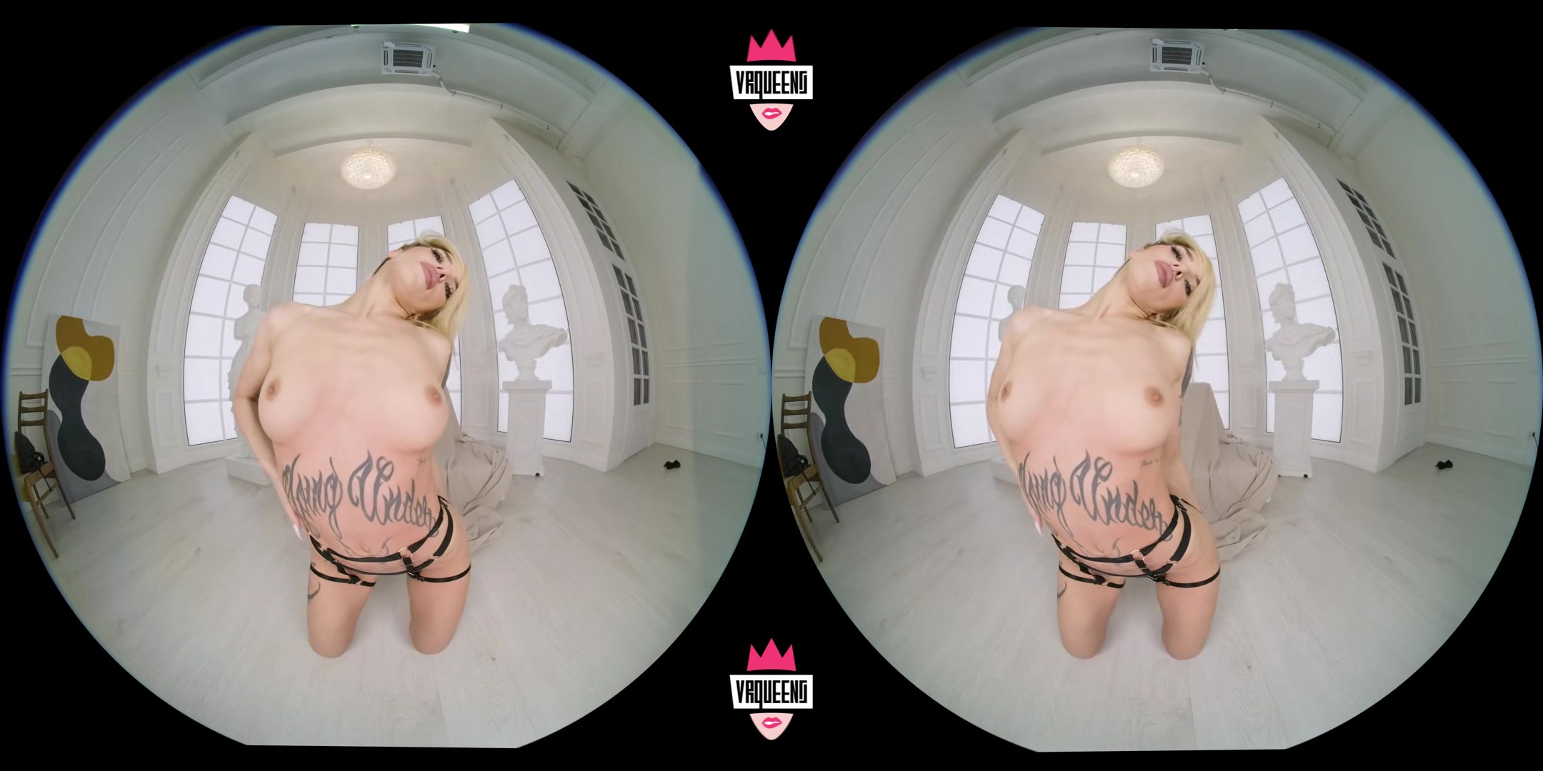 Blowout Doll Awaits - Vr Queens