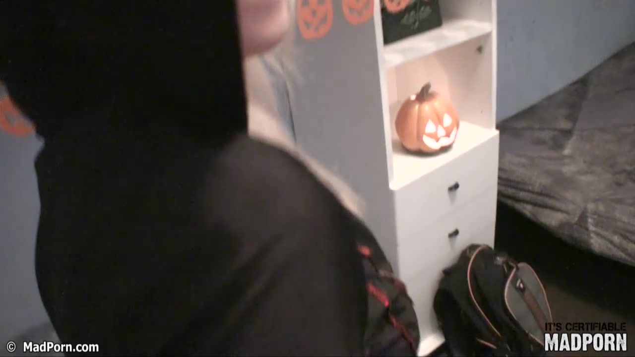 Alice Halloween Fuck - MadPorn