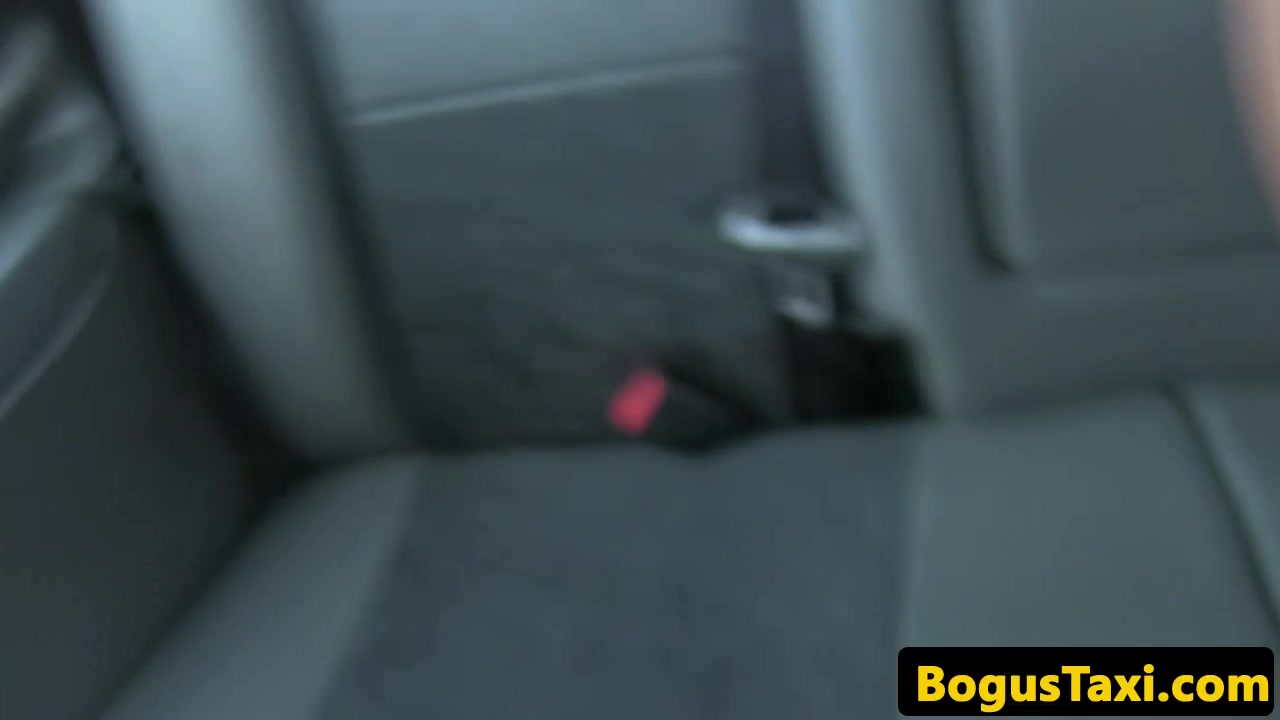 Brit taxi sidebitch fucking cabbies cock