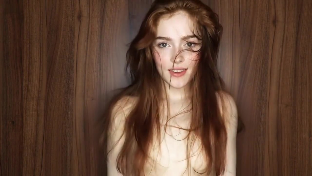 Beautiful Redhead Jia Lissa solo