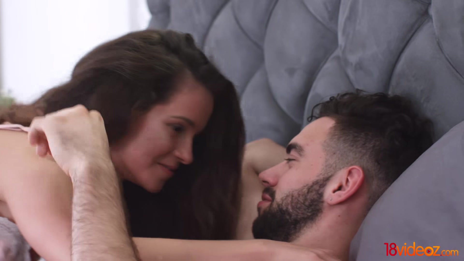 18 Videoz - Mickey Moor - Pheromone teeny sensual fuck