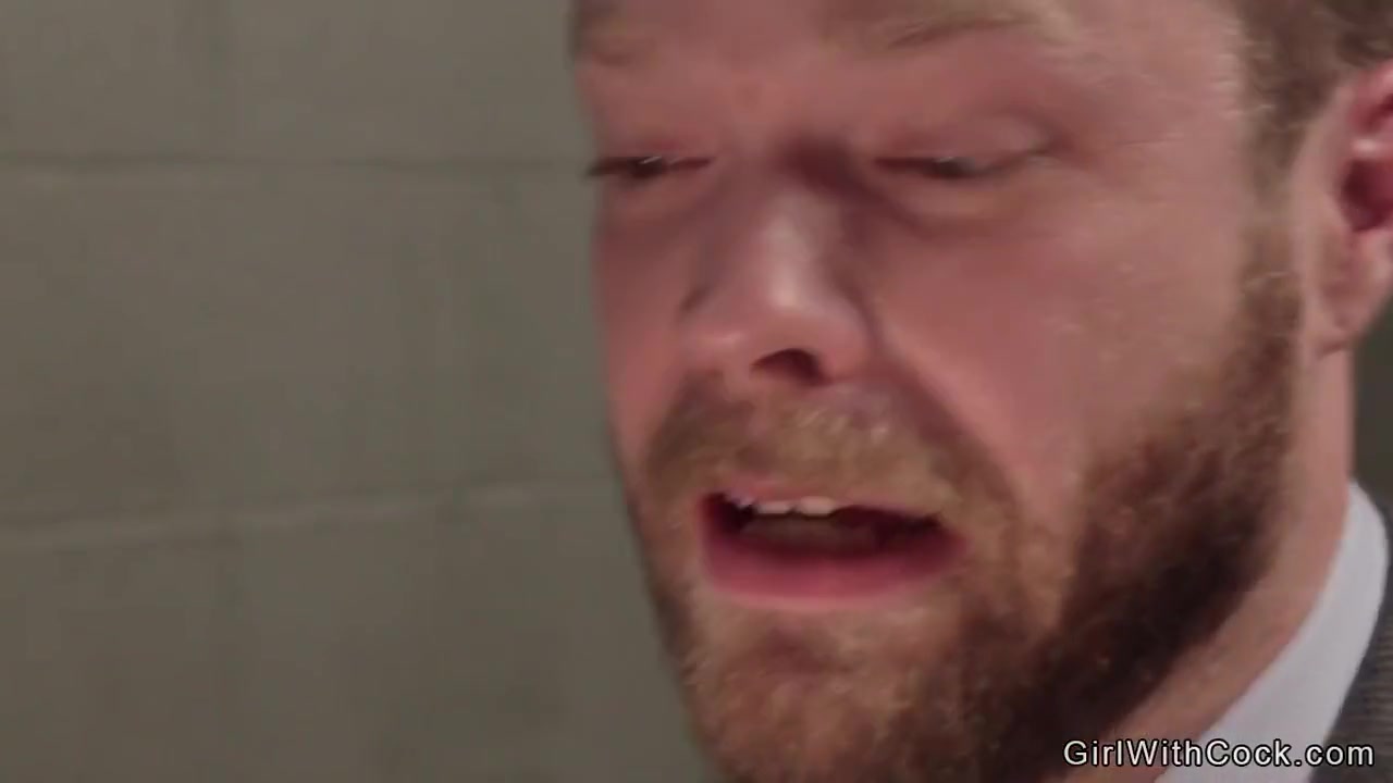 Shemale Doctor Bangs Guy At Psych Ward