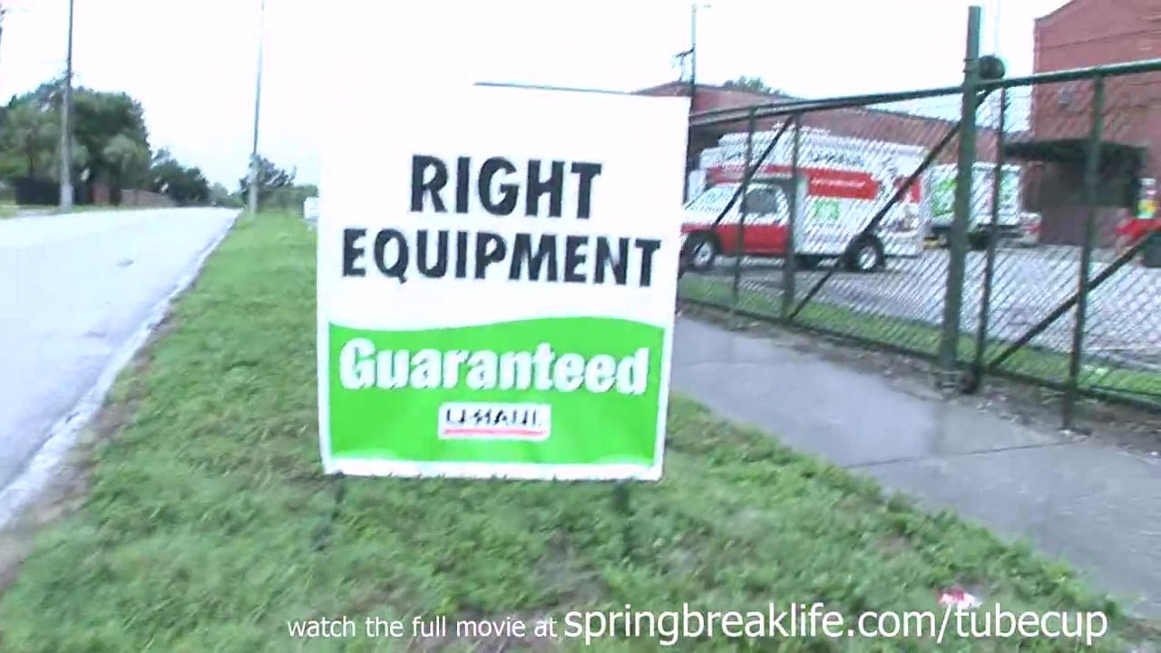 SpringBreakLife Video: Girl Flashes Around Town