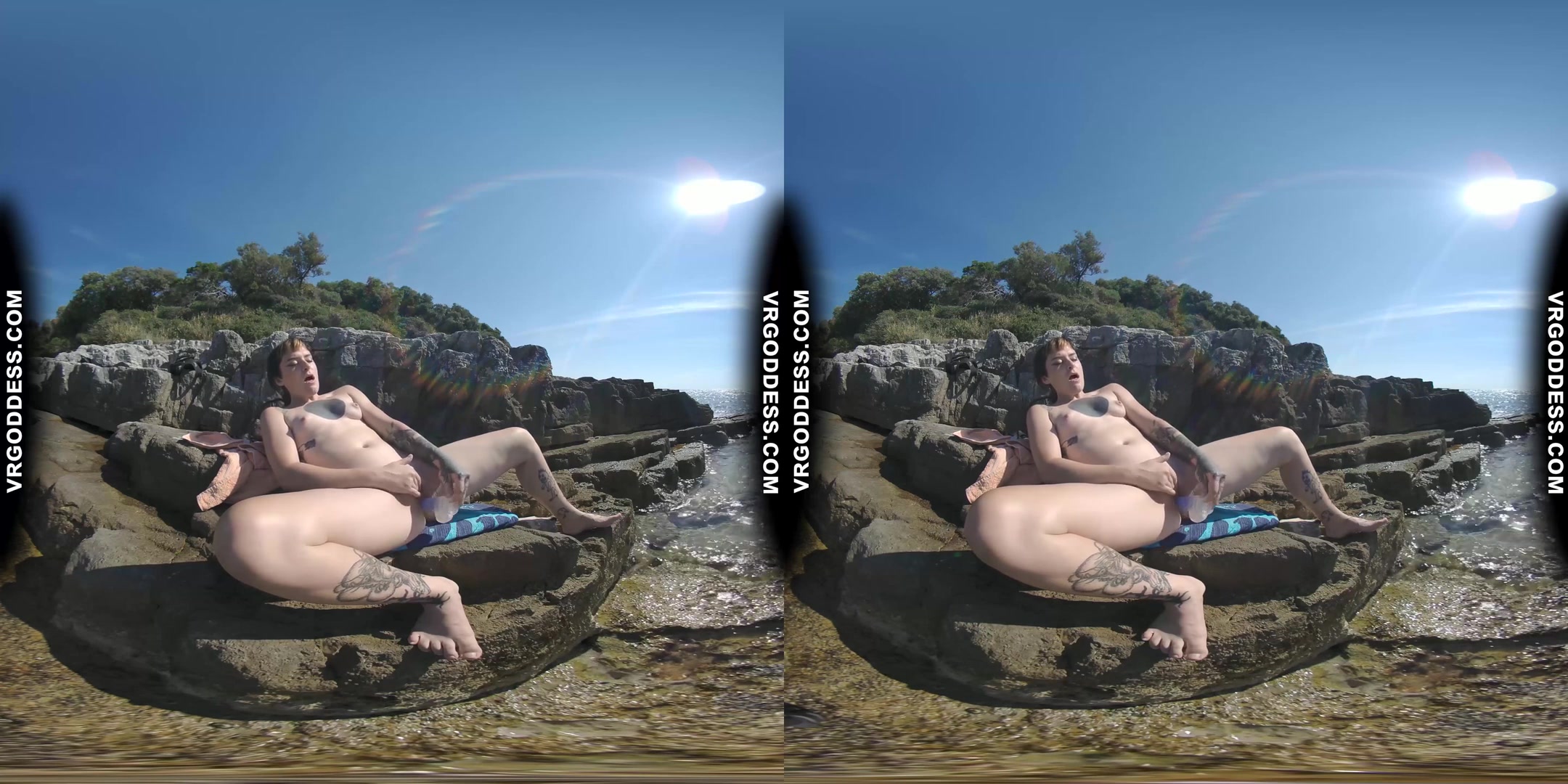 Tattoo Girl Brille Risky Public Beach Masturbation On Seaside Vacation